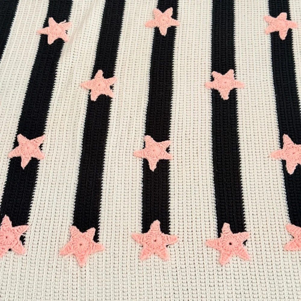 Handmade White, Black & Pink Star-Accent Knit Bed Throw 96x60”